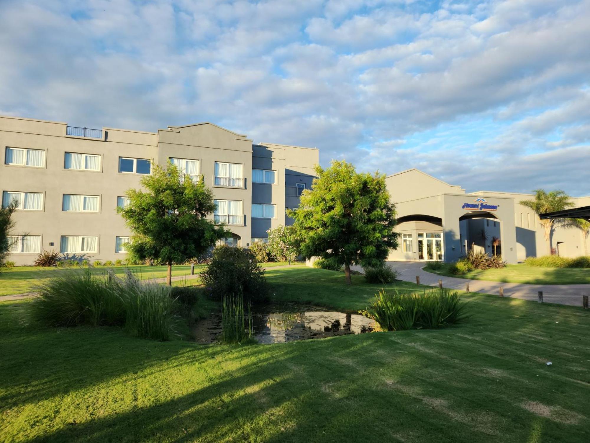 Howard Johnson Hotel & Resort Funes Exterior photo