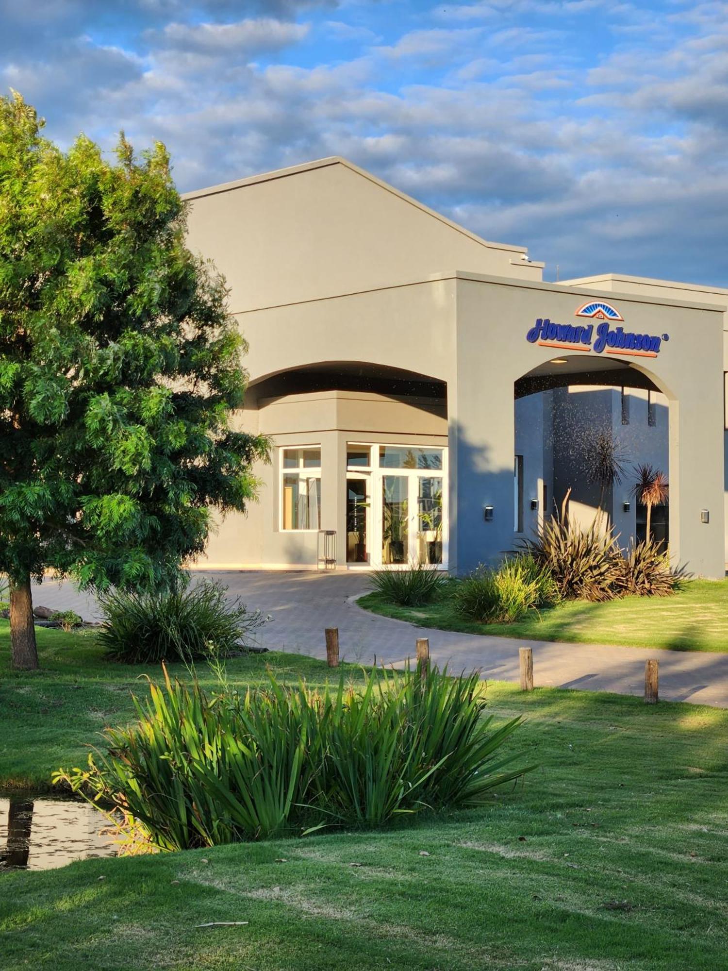 Howard Johnson Hotel & Resort Funes Exterior photo