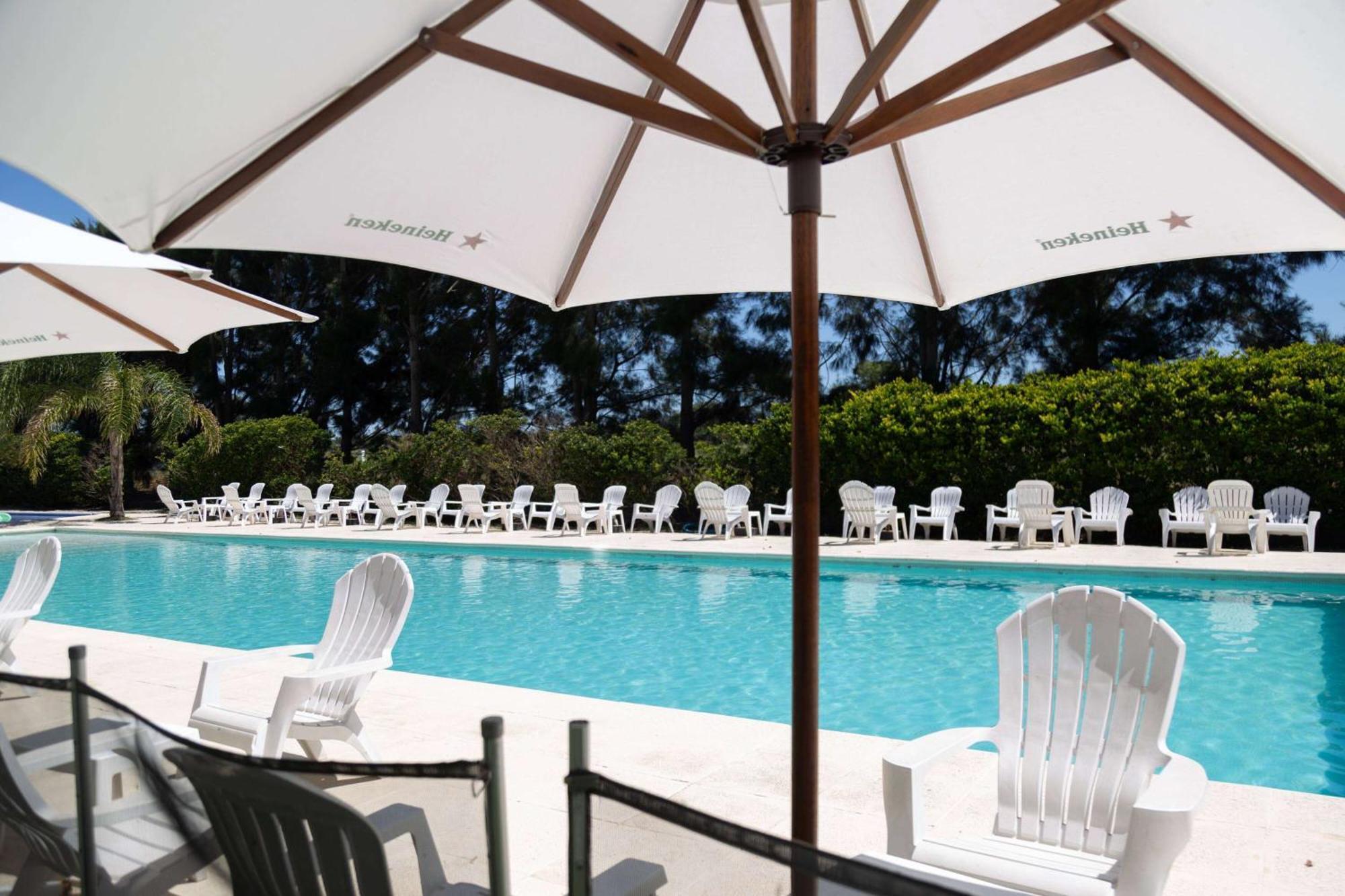 Howard Johnson Hotel & Resort Funes Exterior photo