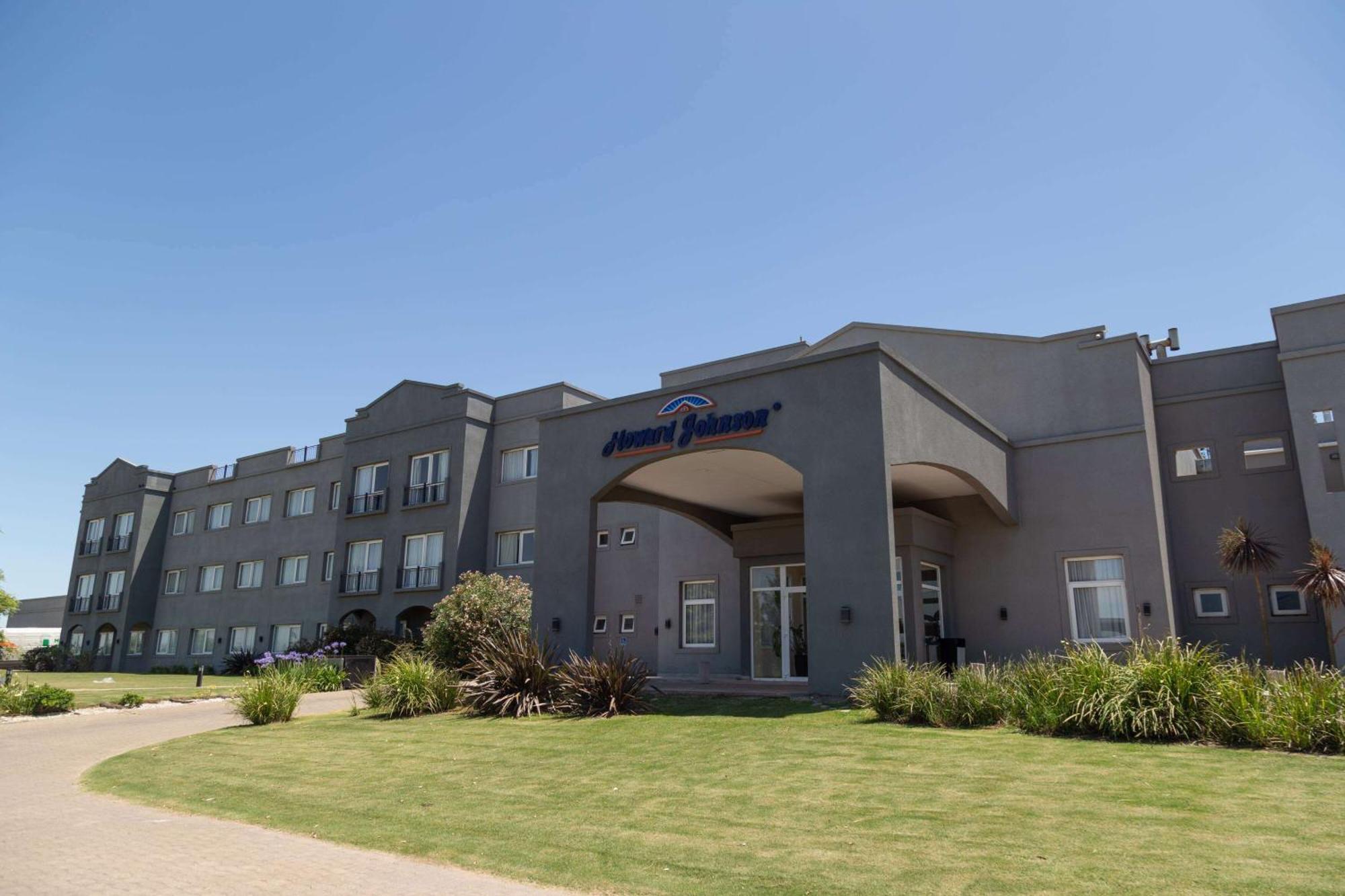 Howard Johnson Hotel & Resort Funes Exterior photo